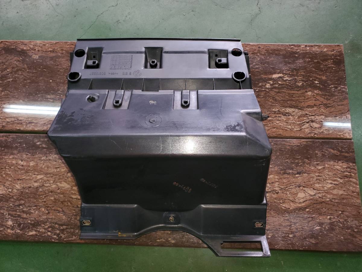 【中古パーツ】 アルファロメオGTV/スパイダー 916 中期 右H用グローブBOX CS220611-PZ