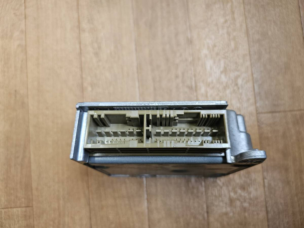 【中古パーツ】 アルファロメオ156　スポーツワゴン フェイズⅢ V6 Q-SYSTEM 右H エアバッグコンピューター　AS231117-I