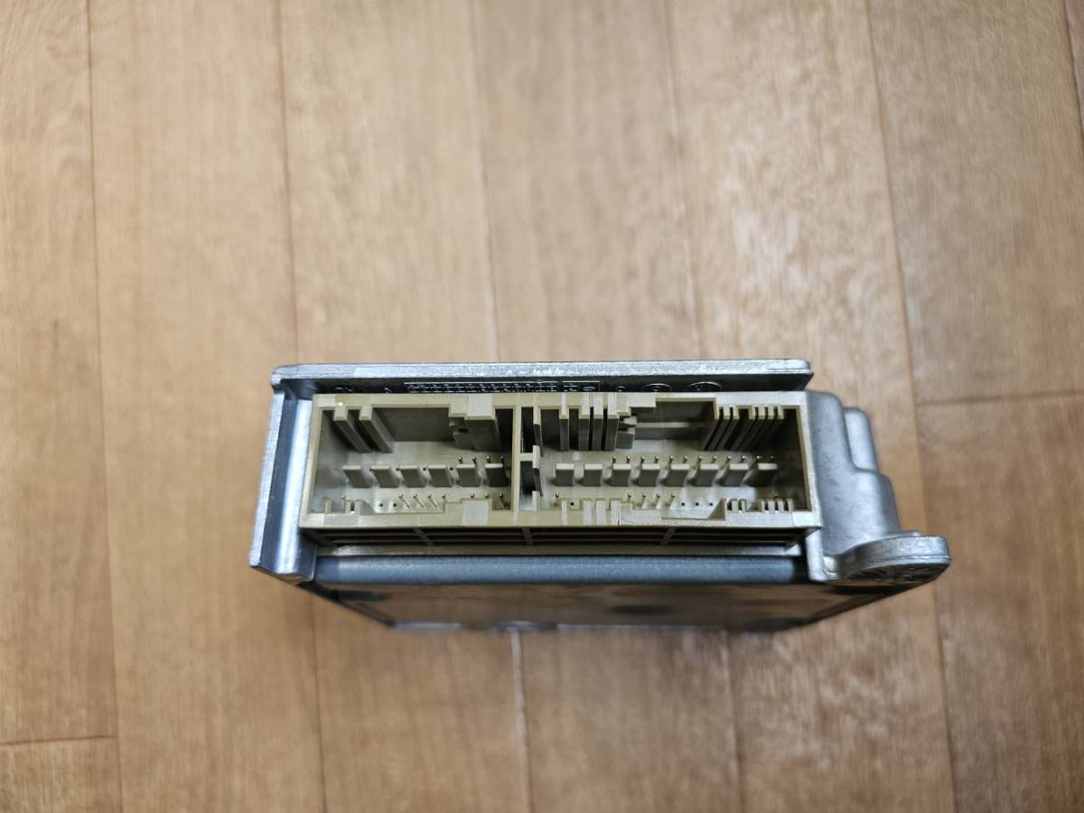 【中古パーツ】 アルファロメオ156　スポーツワゴン フェイズⅢ V6 Q-SYSTEM 右H エアバッグコンピューター　AS231117-I