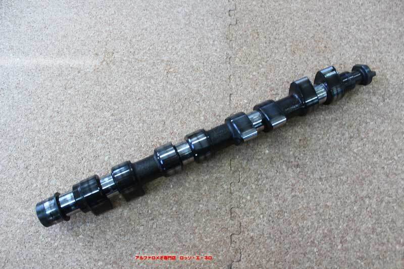 【中古パーツ】 アルファロメオ156　2.0JTS・カムシャフト　（インテーク側、エキゾースト側）　セット　R-251030a