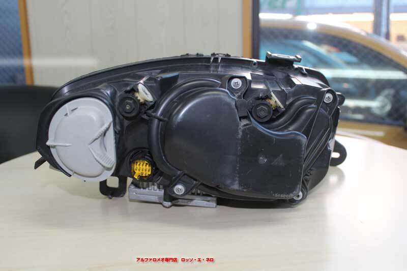 【中古パーツ】アルファロメオ GT 純正 キセノン ヘッドライト 左側  Y-260705a