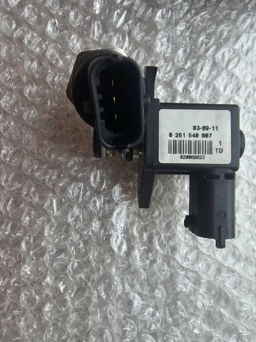 【中古パーツ】 アルファロメオ156 後期 2.0JTS セレスピード フューエルプレッシャーレギュレーター/センサー セット AS250308-B