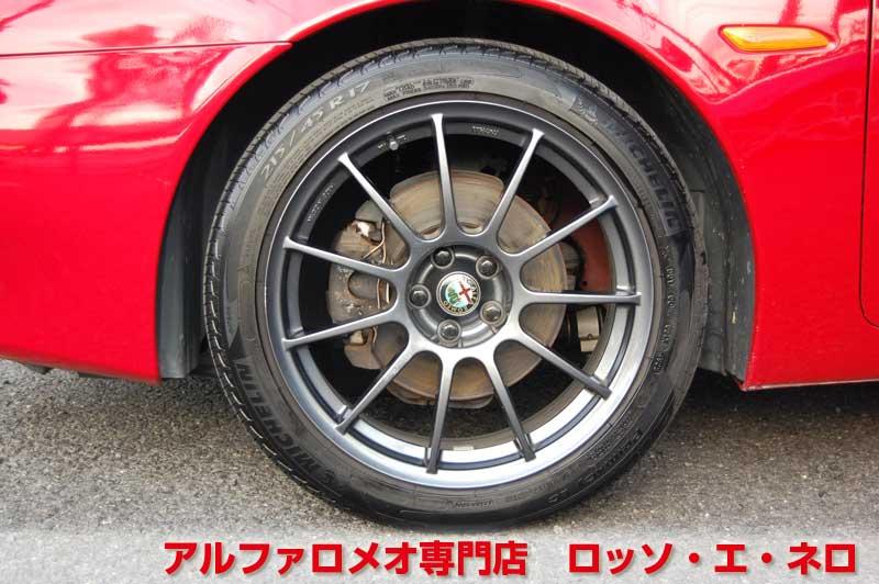 【新入荷】　アルファロメオ156　ツインスパークセレスピード　左ハンドル・アルファレッド　ローダウン・１７インチＡＷ　社外マフラー