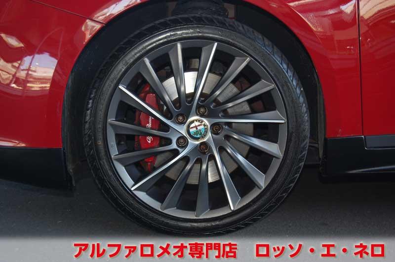 【新入荷】　アルファロメオ ジュリエッタ　クアドリフォリオヴェルデ　赤・6MT・エアロ