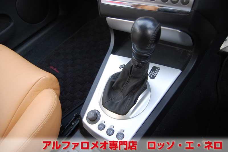 【新入荷】　アルファロメオ156　2.5V6Qシステム　アルファレッド・フェイズ２　タンレザーシート　タイベル一式交換済み