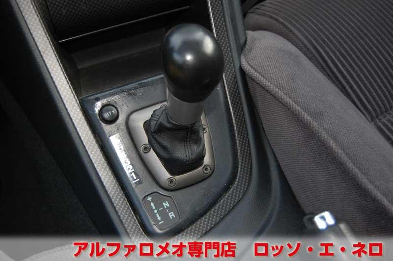 【新入荷】　アルファロメオ156　ツインスパークセレスピード　左ハンドル・アルファレッド　ローダウン・１７インチＡＷ　社外マフラー