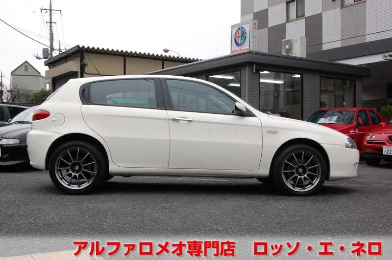 アルファロメオ147　後期・1.6ツインスパーク　5MT・5ドア・ホワイト　社外17インチＡＷ