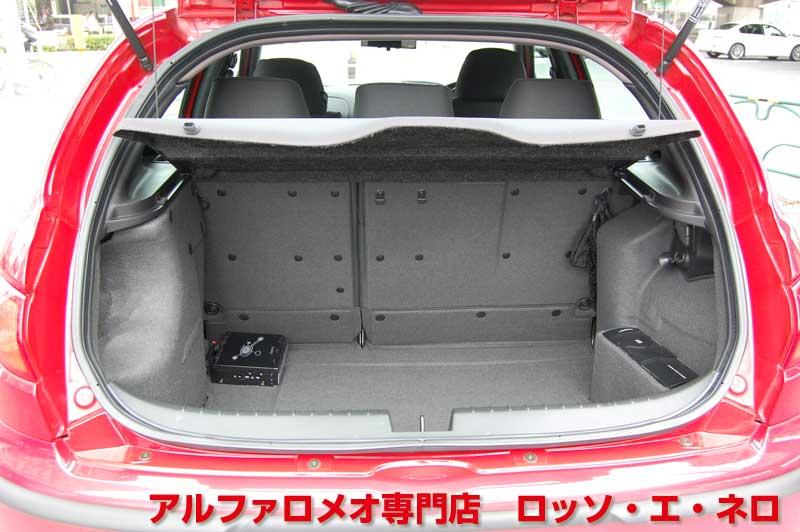 アルファロメオ147　ツインスパークセレスピード　アルファレッド・５ドア　１７インチAW・２．５万キロ