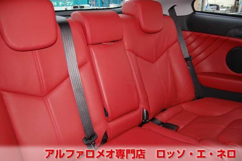 アルファロメオＧＴ　2.0ＪＴＳセレスピード　エクスクルーシブ・ブラック　赤レザーシート
