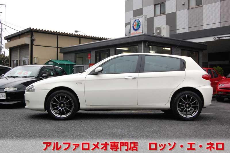 アルファロメオ147　後期・1.6ツインスパーク　5MT・5ドア・ホワイト　社外17インチＡＷ