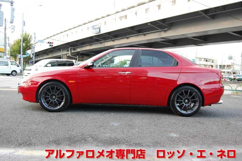 【新入荷】　アルファロメオ156　ツインスパークセレスピード　左ハンドル・アルファレッド　ローダウン・１７インチＡＷ　社外マフラー