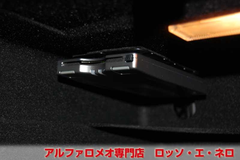 【新入荷】　アルファロメオＧＴ　3.2Ｖ6・6ＭＴ　走行距離14000キロ