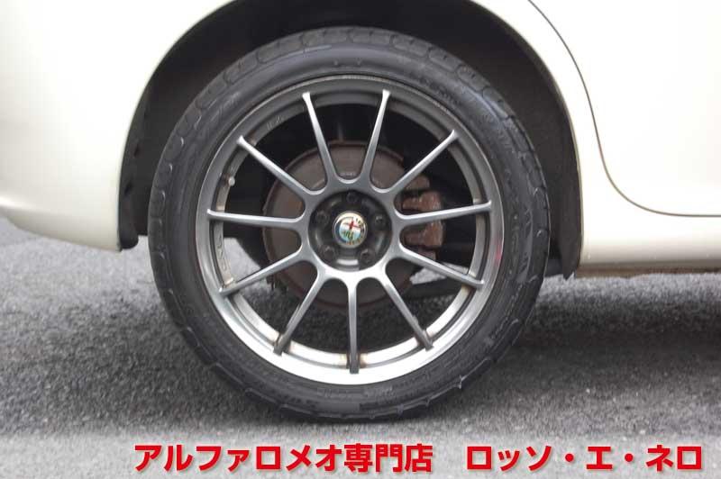 アルファロメオ147　後期・1.6ツインスパーク　5MT・5ドア・ホワイト　社外17インチＡＷ