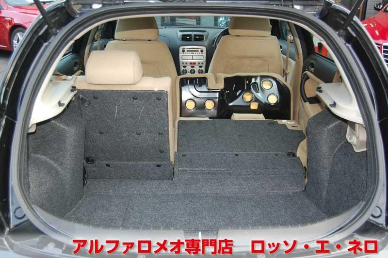 アルファロメオ147後期　ツインスパークセレスピード　黒・5ドア・ベージュ内装