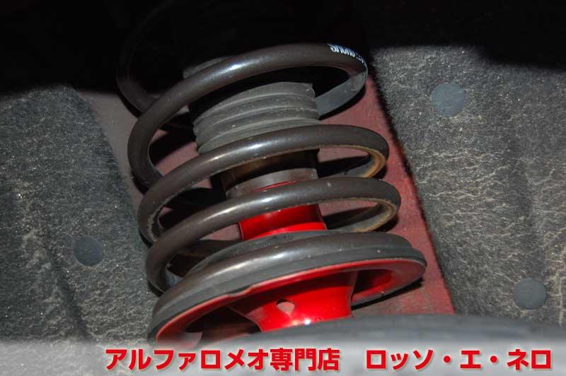 【新入荷】　アルファロメオ156　ツインスパークセレスピード　左ハンドル・アルファレッド　ローダウン・１７インチＡＷ　社外マフラー