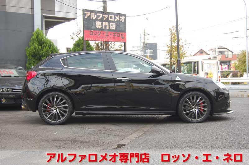 【新入荷】　アルファロメオ ジュリエッタ　クアドリフォリオヴェルデ　黒・6MT・赤レザー