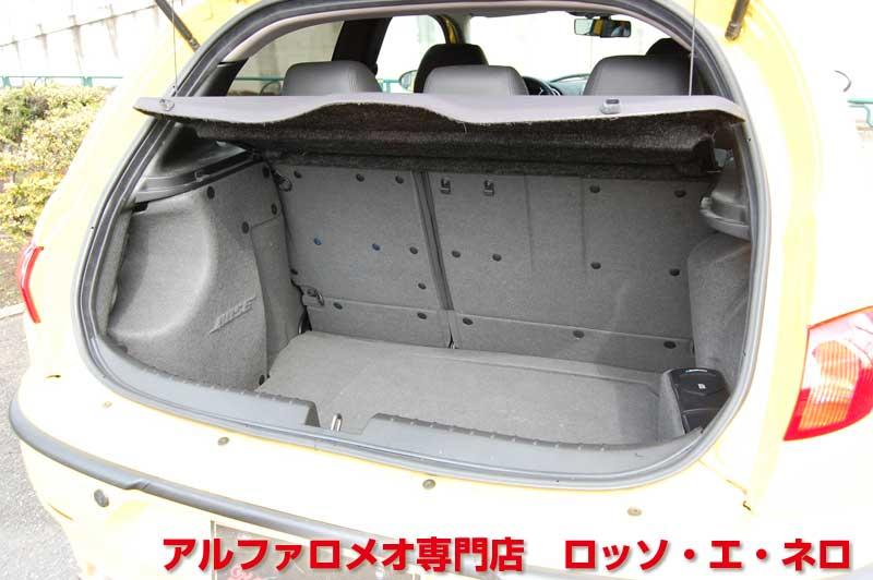 【新入荷】　アルファロメオ147　ツインスパークセレスピード　左ハンドル・ジアラ　サンルーフ