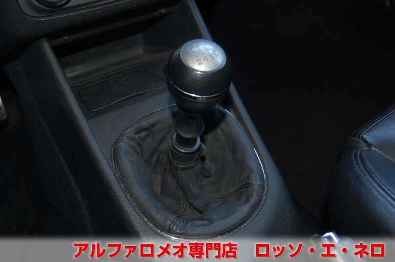 アルファロメオ147ＧＴＡ　3.2Ｖ6・6ＭＴ　3ドア・ブラック
