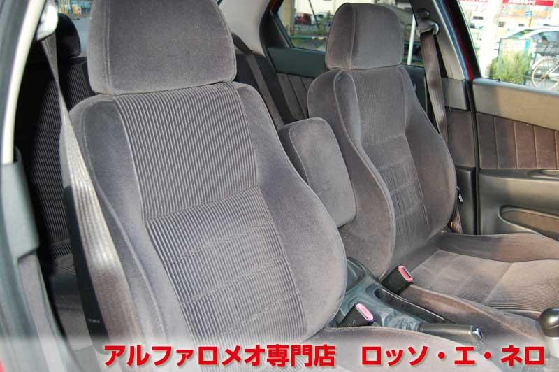 【新入荷】　アルファロメオ156　ツインスパークセレスピード　左ハンドル・アルファレッド　ローダウン・１７インチＡＷ　社外マフラー