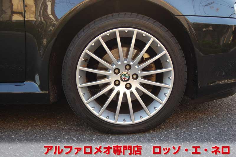 【新入荷】　アルファロメオGT　エクスクルーシブ　2.0JTSセレスピード　ブラック・タンレザー