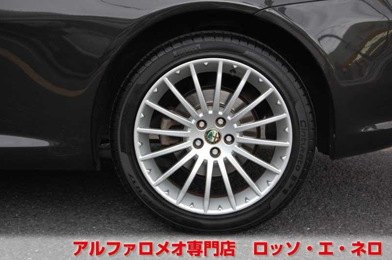 アルファロメオＧＴ　2.0ＪＴＳセレスピード　エクスクルーシブ・ブラック　赤レザーシート