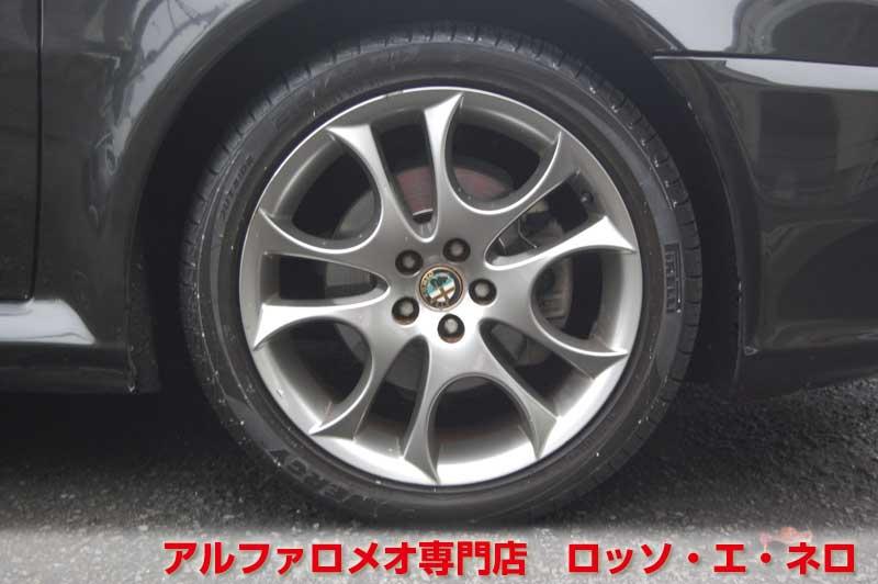 【新入荷】　アルファロメオＧＴ　2.0ＪＴＳセレスピード　ブラック・赤レザー