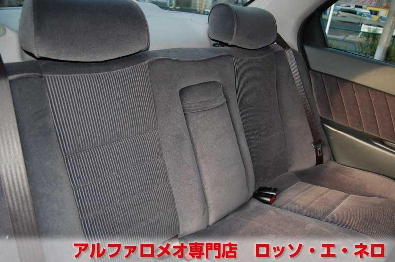 【新入荷】　アルファロメオ156　ツインスパークセレスピード　左ハンドル・アルファレッド　ローダウン・１７インチＡＷ　社外マフラー