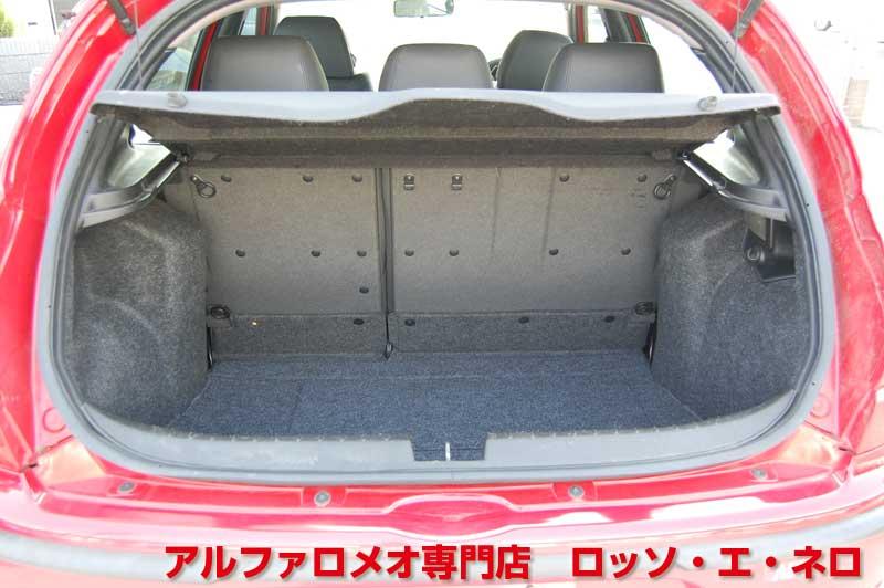 【新入荷】　アルファロメオ147　1.6ツインスパーク　5MT・アルファレッド　ブラックレザー
