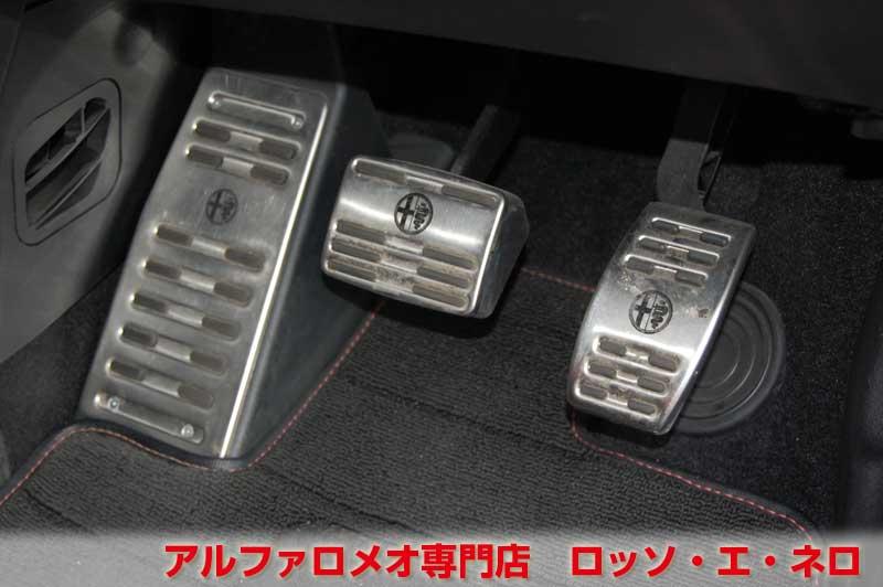 【新入荷】　アルファロメオ　ジュリエッタ　スポルティーバ　後期・黒・赤内装　25000キロ