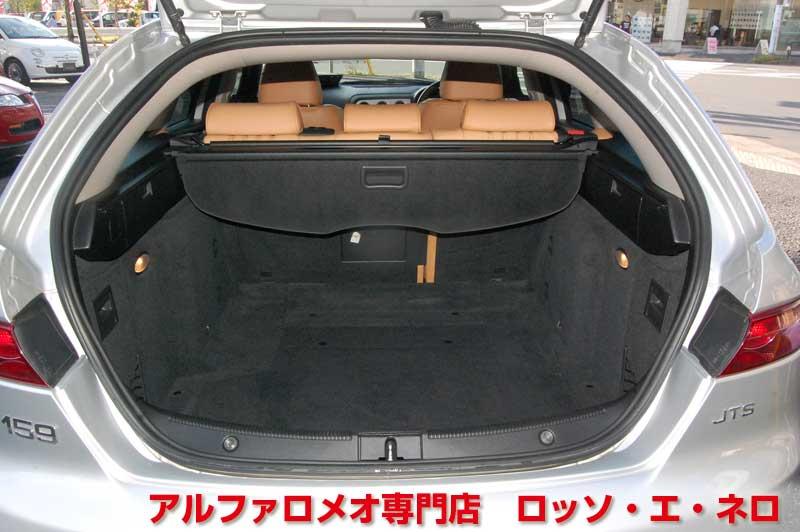 アルファロメオ159　スポーツワゴン　2.2ＪＴＳセレスピード　シルバー・ベージュ内装　19インチＡＷ・ナビ